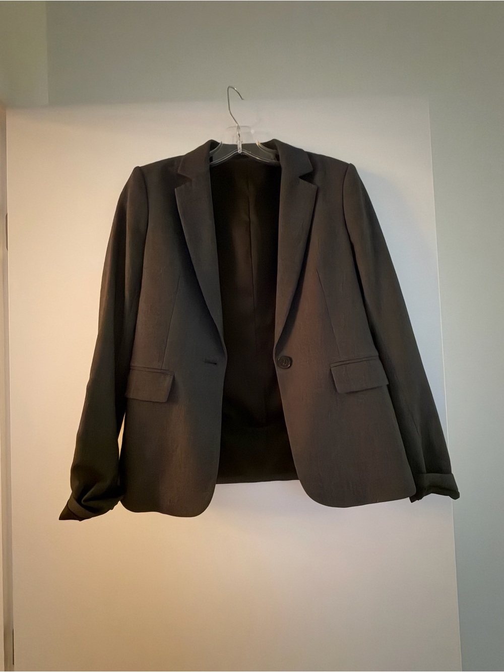 Theory Classic Black Blazer - Timeless Single-Button Suit Jacket. Size 2